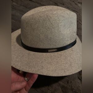 Gigi Pip 100% wool Gray Fedora Hat with leather Band 57cm adjustable
